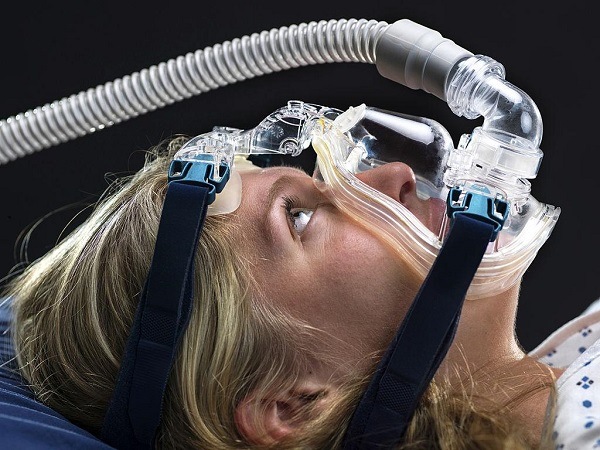 cpap mask to treat mild and serious sleep apnea